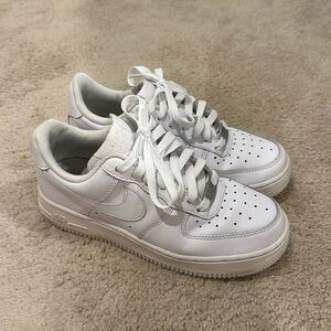 Nike Air Force Ones Size 7 Women’s/ 5.5 Kids Condition 7.5/10